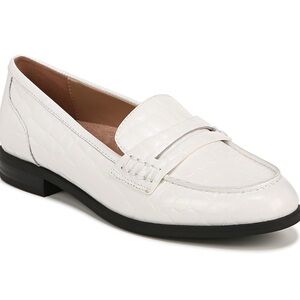Naturalizer White Leather Flats Professional Slip-On